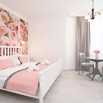 Rose Garden 4*