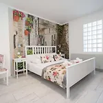 Rose Garden Bed and breakfast