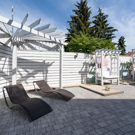 Bed & Breakfast Rose Garden Nyiregyhaza