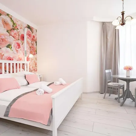 Rose Garden 4*