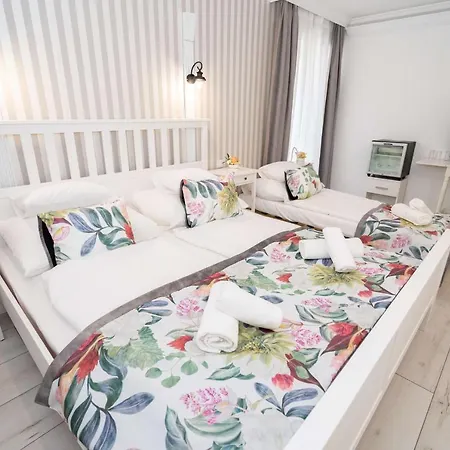 Rose Garden 4*