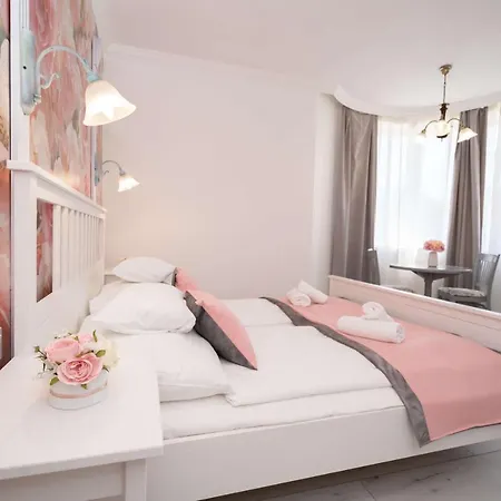 Rose Garden Bed & Breakfast Nyiregyhaza