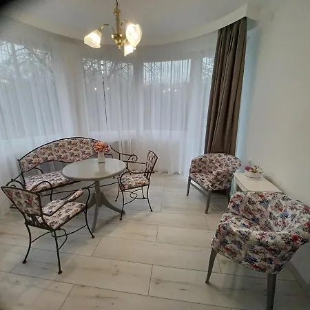 Rose Garden 4*