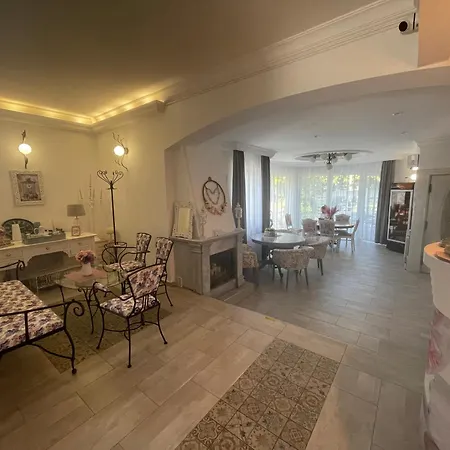 Rose Garden Bed & Breakfast Nyiregyhaza