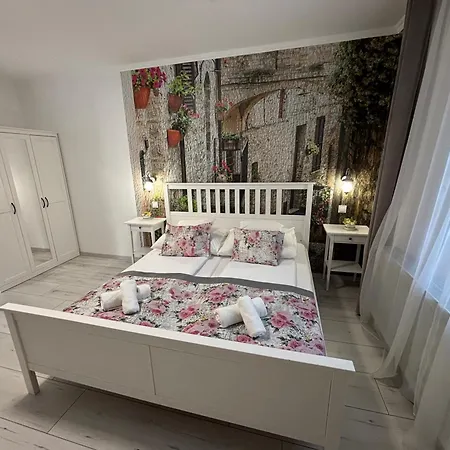 Rose Garden 4*