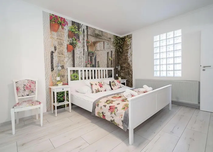 Rose Garden Bed & Breakfast