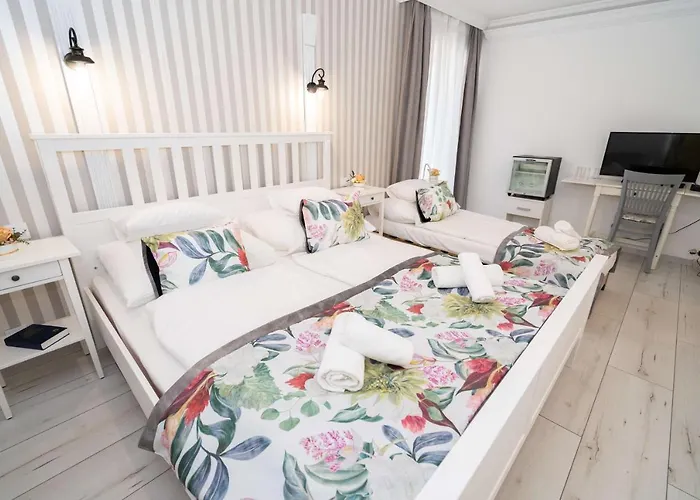 Rose Garden 4*