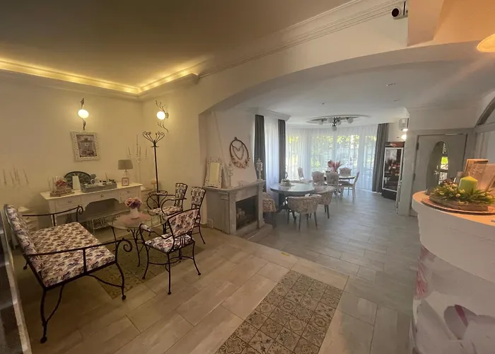 Rose Garden Bed & Breakfast Nyiregyhaza