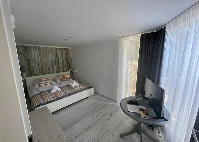 Bed & Breakfast Rose Garden 4*