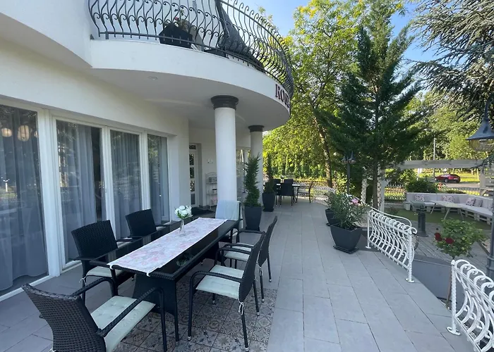 לינה וארוחת בוקר Rose Garden Nyíregyháza